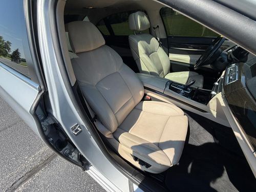 2012 BMW 750Li — photo 45