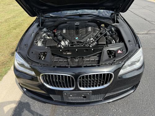 2014 BMW 750 — photo 3