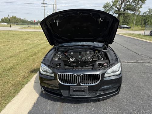 2014 BMW 750 — photo 4