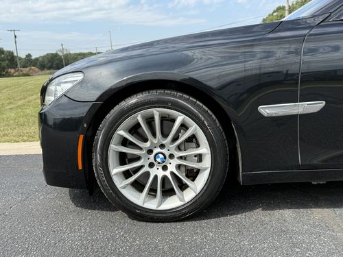 2014 BMW 750 — photo 8