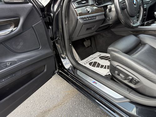 2014 BMW 750 — photo 33