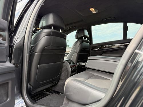 2014 BMW 750 — photo 38