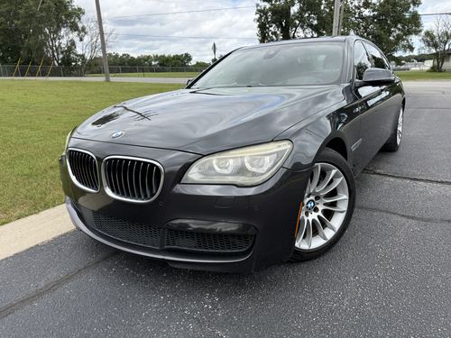 2015 BMW 750 — photo 17