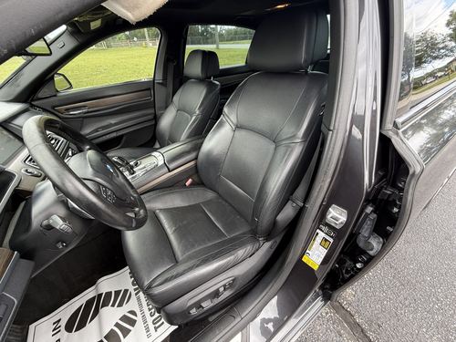 2015 BMW 750 — photo 25