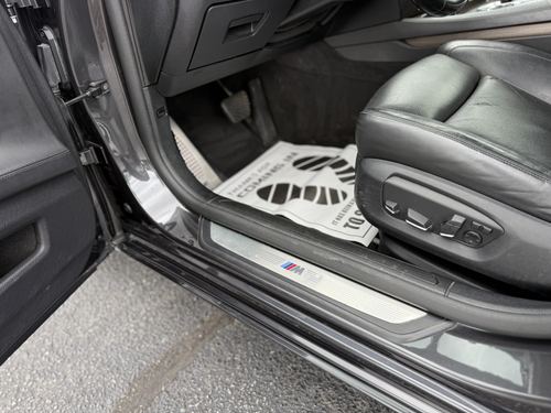 2015 BMW 750 — photo 29