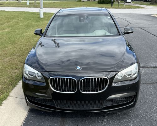 2013 BMW 740 — photo 4