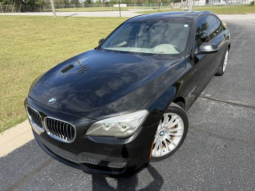 2013 BMW 740 — photo 18