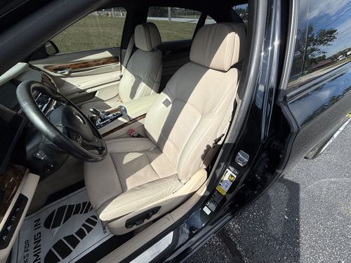 2013 BMW 740 — photo 27