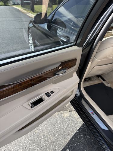 2013 BMW 740 — photo 40