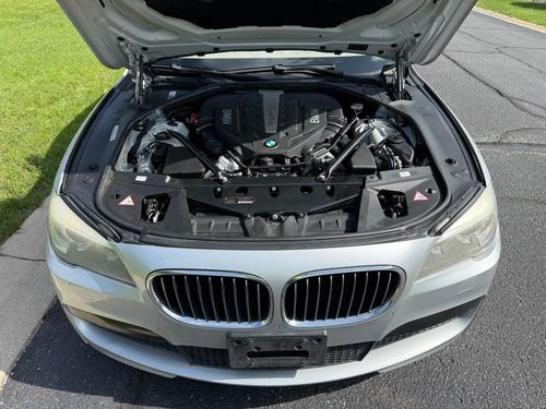 2013 BMW 750Li — photo 4