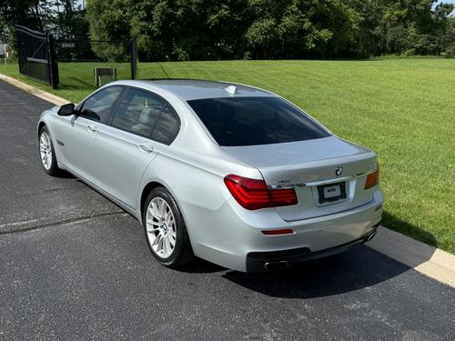 2013 BMW 750Li — photo 11