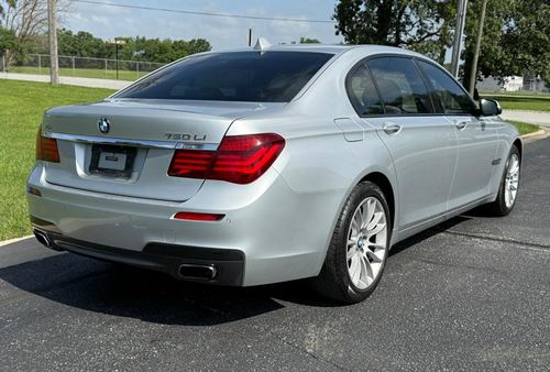 2013 BMW 750Li — photo 16