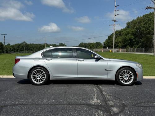 2013 BMW 750Li — photo 17