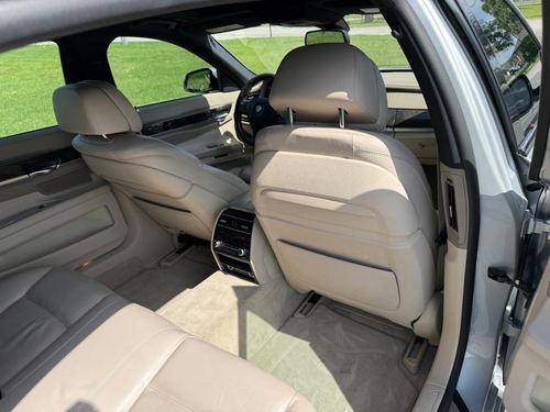 2013 BMW 750Li — photo 33
