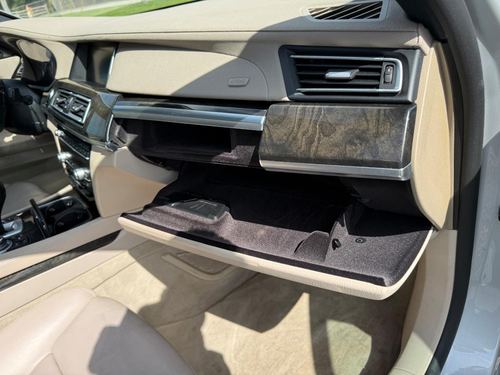 2013 BMW 750Li — photo 38