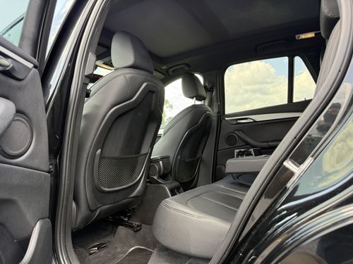 2017 BMW X1 — photo 15
