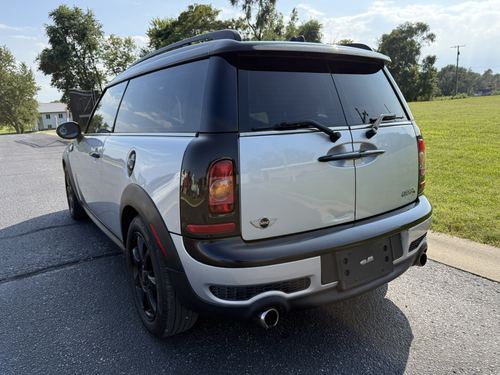 2010 Mini Clubman S — photo 15