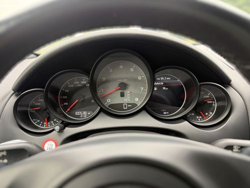 2011 Porsche Cayenne — photo 21