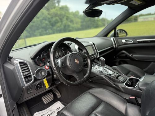 2011 Porsche Cayenne — photo 27