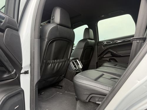 2011 Porsche Cayenne — photo 37