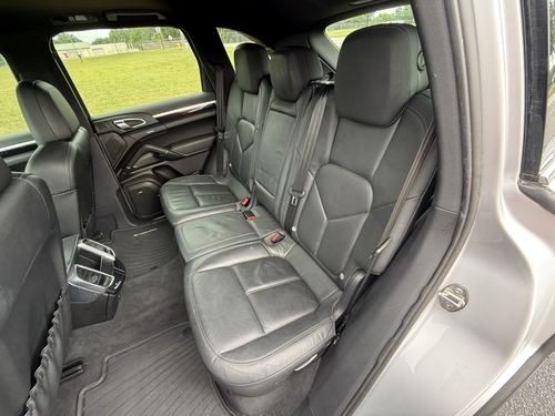 2011 Porsche Cayenne — photo 38
