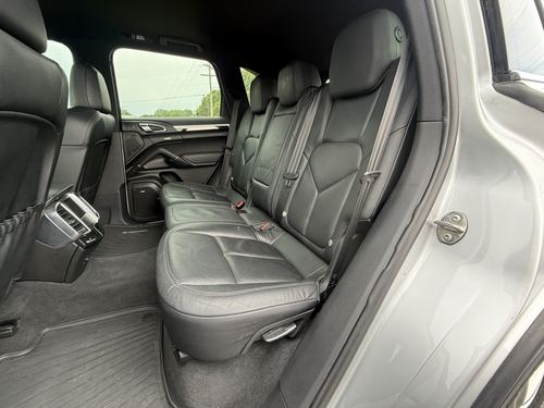 2011 Porsche Cayenne — photo 39