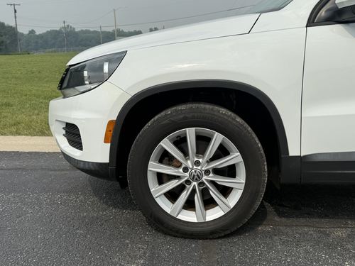 2017 VW Tiguan — photo 8