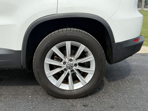 2017 VW Tiguan — photo 9