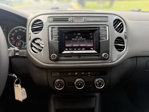 2017 VW Tiguan — photo 22