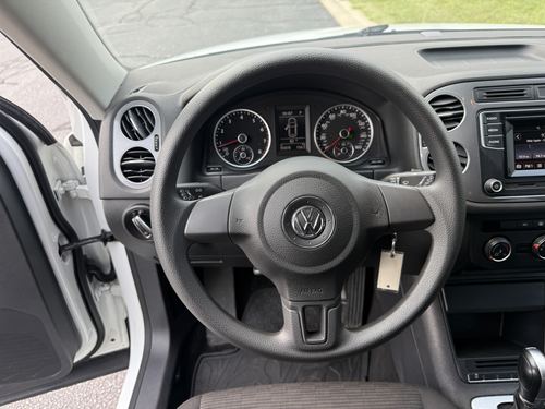 2017 VW Tiguan — photo 24