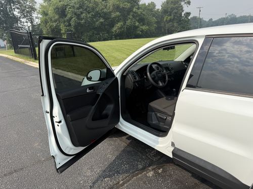 2017 VW Tiguan — photo 29