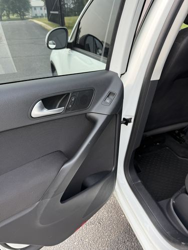 2017 VW Tiguan — photo 40