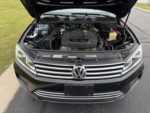 2016 VW Touareg — photo 2
