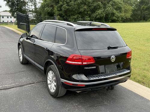 2016 VW Touareg — photo 8