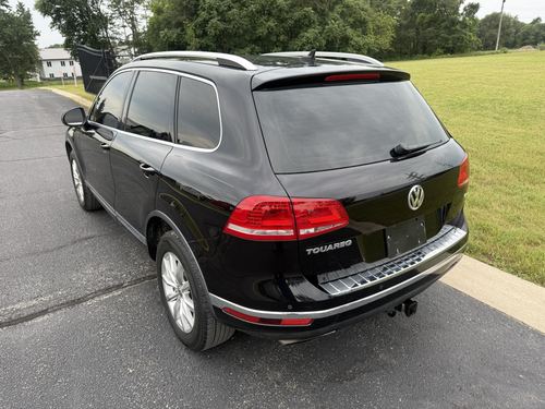 2016 VW Touareg — photo 11