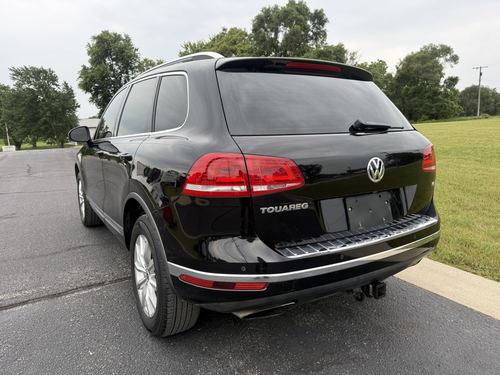 2016 VW Touareg — photo 12