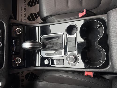 2016 VW Touareg — photo 20