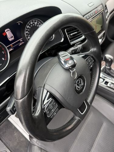 2016 VW Touareg — photo 24
