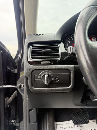 2016 VW Touareg — photo 25