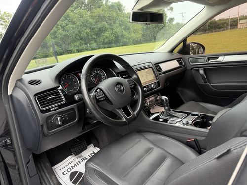 2016 VW Touareg — photo 26