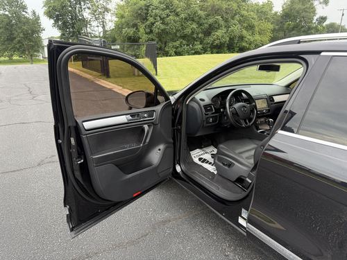 2016 VW Touareg — photo 29