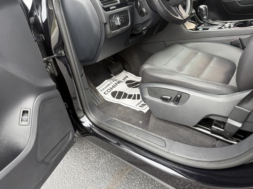 2016 VW Touareg — photo 31