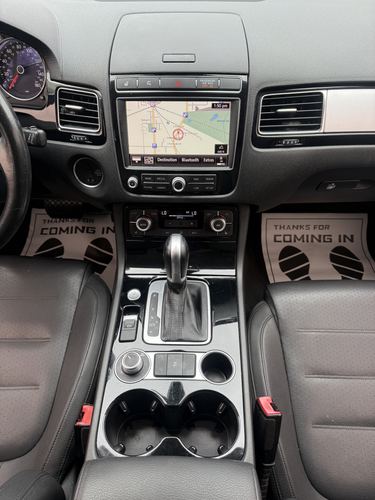 2016 VW Touareg — photo 33