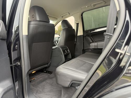 2016 VW Touareg — photo 36
