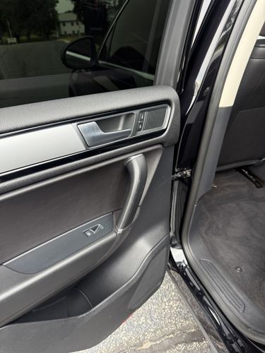 2016 VW Touareg — photo 40