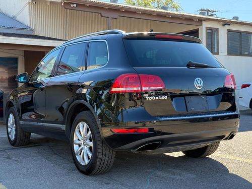 2011 Volkswagen Touareg — photo 6