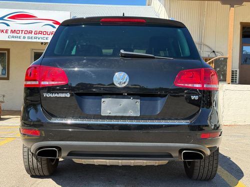2011 Volkswagen Touareg — photo 8