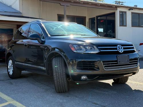 2011 Volkswagen Touareg — photo 12