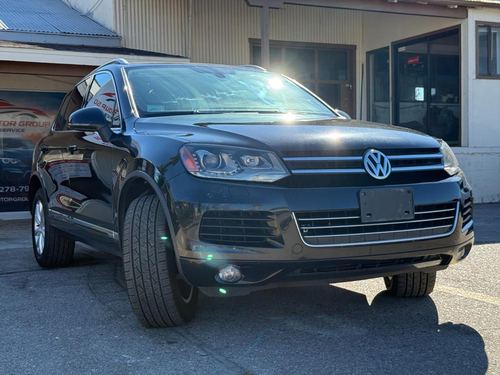 2011 Volkswagen Touareg — photo 13