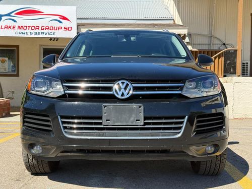 2011 Volkswagen Touareg — photo 14